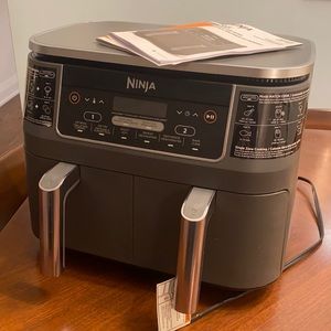 Ninja air fryer. Used once and perfectly working.